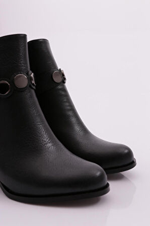 Dgn 810-22K Kadın Toka Detayli Topuklu Bot