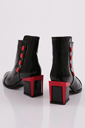 Dgn 725-22K Kadın Aksesuar Detayli Topuklu Bot