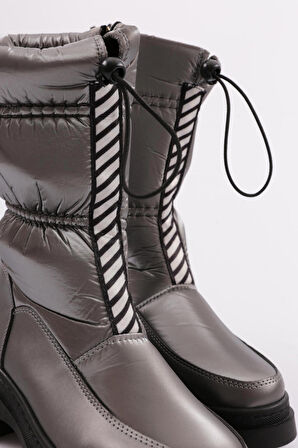 Dgn 010-22K Kadın Ön Bağcikli Fermuarli Bot