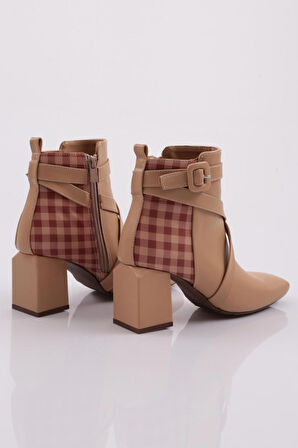 Dgn K205-22K Kadın Kemer Aksesuarli Çerçeve Topuklu Bot