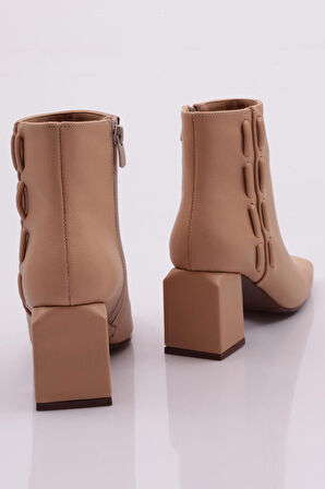 Dgn 5115  Kadın Küt Burun Çerçeve Topuklu Bot