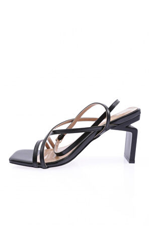 Dgn K9001 Kadın Küt Burun Çapraz Bantli Topuklu Sandalet