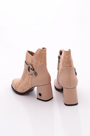 Dgn 703 Kadin  Metal Aksesuarli Topuklu Bot