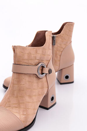 Dgn 703 Kadin  Metal Aksesuarli Topuklu Bot