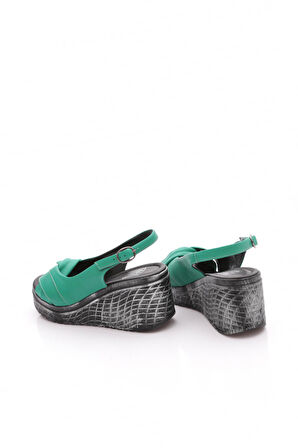 Dgn 18005-2108 Kadın Dolgu Taban Topuklu Sandalet