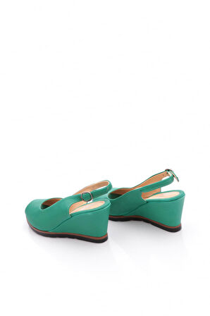 Dgn 32002-2108 Kadin Önü Açik Dolgu Topuk Sandalet