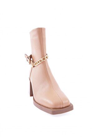 Dgn 1964 Zincir Ve Kemer Detayli Kisa Topuklu Kadın Bot