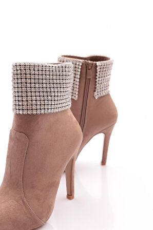 Dgn 4259 Kadin Sivri Burun Kristal Taşli İnce Topuklu Bot