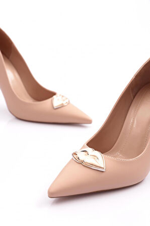 Dgn 9041 Kadin Sivri Burun Metal Dudak Aksesuarli Topuklu Ayakkabi