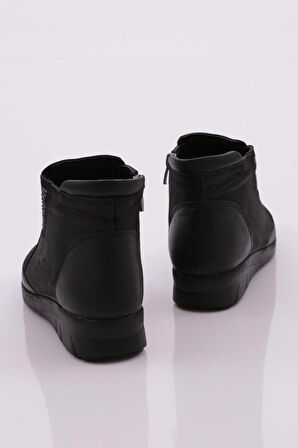 Dgn P08-22K Kadın Silver Taşli Bilek Bot