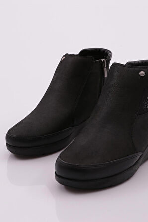 Dgn P08-22K Kadın Silver Taşli Bilek Bot