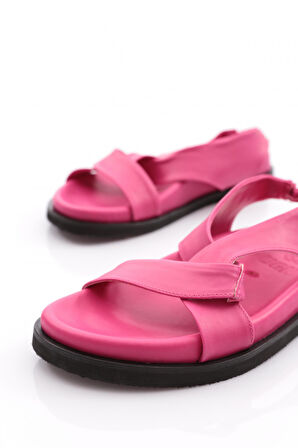 Dgn 3040 Kadin Çapraz Bantli Sandalet