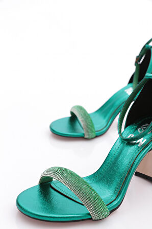 Dgn 001 Kadin Silver Taşli Tek Bant Bilekten Bağli Topuklu Sandalet