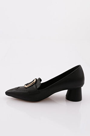 Dgn 4310 Kadın Metal Aksesuarli Sivri Burun Kalin Kisa Topuklu Ayakkabi