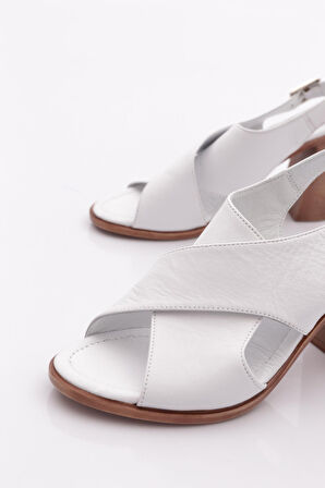 Dgn 17-05  Kadin Topuklu Sandalet