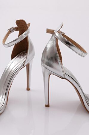 Dgn 2040 Kadin File Detayli Taş İşli Topuklu Ayakkabi