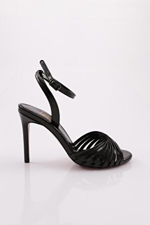 Dgn 3104 Kadin Bilekten Bağlama Topuklu