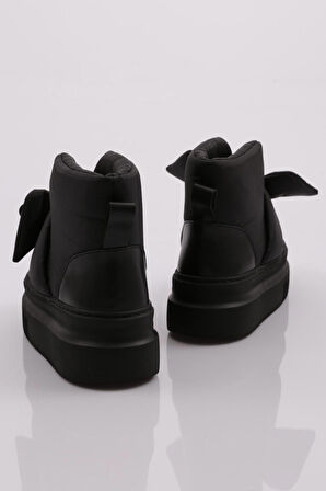 Dgn 1018 Kadın Kar Botu