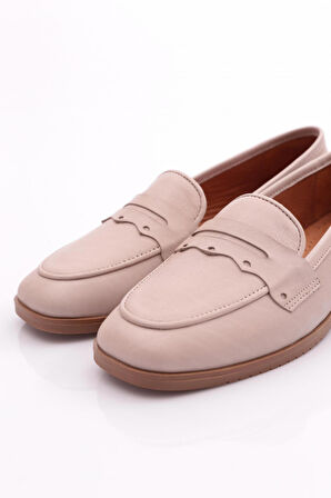 Dgn 010 Kadin Küt Burun Şekilli Babet