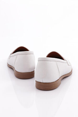 Dgn 010 Kadin Küt Burun Şekilli Babet