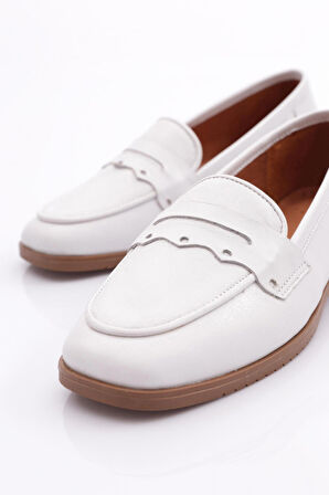 Dgn 010 Kadin Küt Burun Şekilli Babet