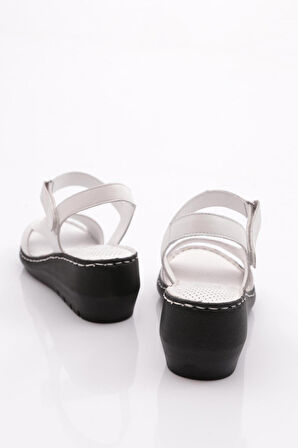 Dgn 1002 Kadın Bilekten Bağlama Sandalet