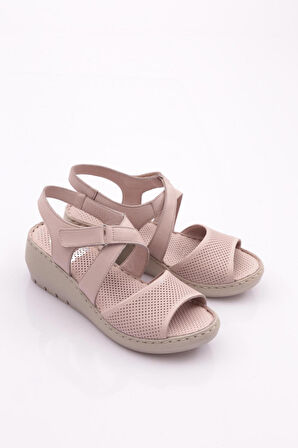 Dgn 1005 Kadın Kalin Topuk Cirtli Sandalet