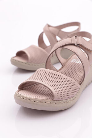 Dgn 1005 Kadın Kalin Topuk Cirtli Sandalet