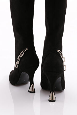 Dgn 0914 Kadın Arkasi Zincirli Çizme