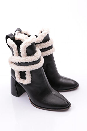 Dgn 8065 Kadin Üstü Kürklü Topuklu Bot