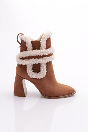 Dgn 8065 Kadin Üstü Kürklü Topuklu Bot