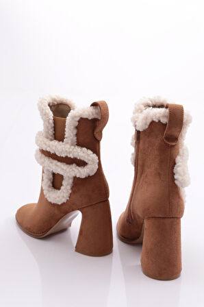 Dgn 8065 Kadin Üstü Kürklü Topuklu Bot