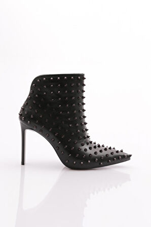 Dgn 5274 Kadın Metal Diken Desenli Topuklu Bot