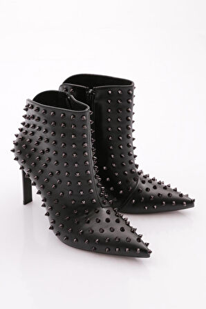 Dgn 5274 Kadın Metal Diken Desenli Topuklu Bot