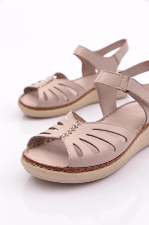 Dgn 210 Kadın Bilekten Bağlama Cirtli Sandalet