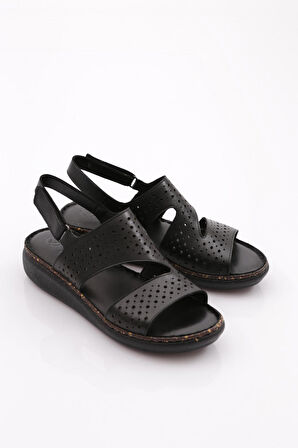 Dgn 323 Kadın Delik Desenli Bilekten Bağlama Sandalet