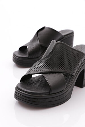 Dgn 1006 Kadin Çapraz Şeritli Topuklu Terlik