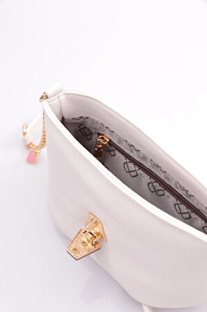 Dgn 1209 Kadın Zinciri Süslemeli Çanta