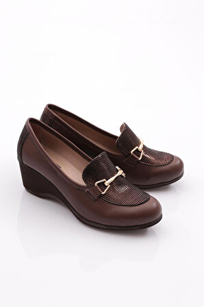 Dgn 2352 Kadin Metal Aksesuarli Comfort Ayakkabi