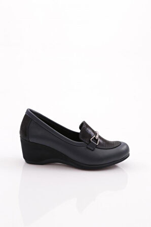 Dgn 2352 Kadin Metal Aksesuarli Comfort Ayakkabi
