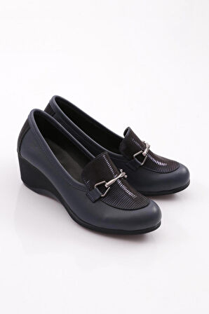 Dgn 2352 Kadin Metal Aksesuarli Comfort Ayakkabi