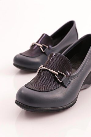 Dgn 2352 Kadin Metal Aksesuarli Comfort Ayakkabi