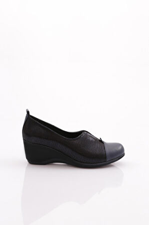 Dgn 2331 Kadin Lastik Detayli Dolgu Taban Comfort Ayakkabi