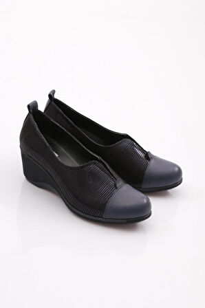 Dgn 2331 Kadin Lastik Detayli Dolgu Taban Comfort Ayakkabi
