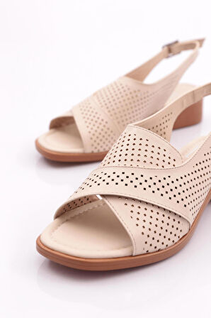 Dgn 013 Kadın Arkadan Bağlamali Sandalet