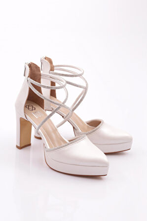 Dgn 214 Kadin Önü Kapali Bileği Saran Topuklu Ayakkabi