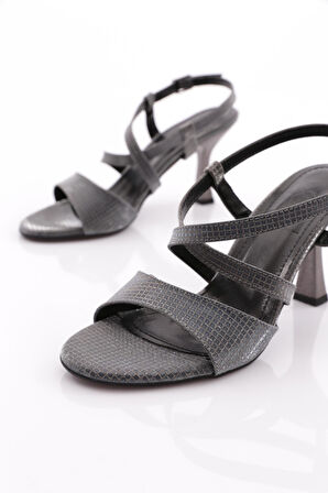 Dgn 916 Kadin Arkadan Bağlamali Topuklu Ayakkabi