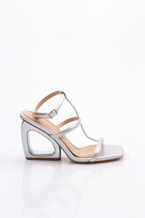 Dgn 2441 Kadin Topuğu Delikli Abiye Ayakkabi