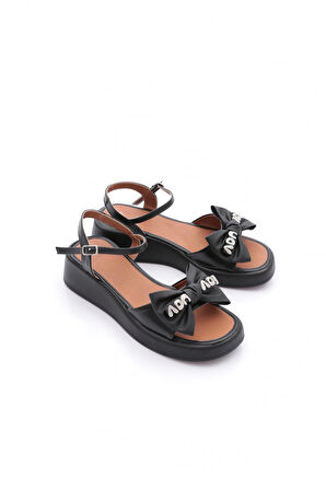 Dgn 7004 Kadin Fiyonk Detayli Sandalet