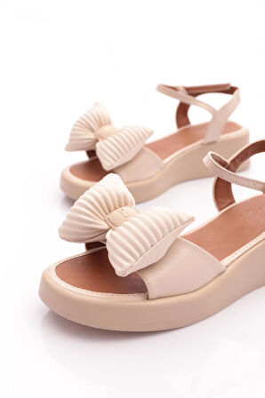 Dgn 7001 Kadin Fiyonk Detayli Sandalet